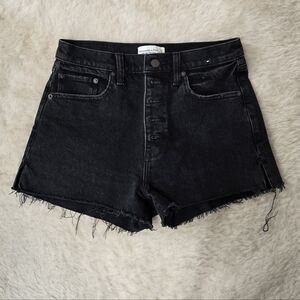 High Rise Mom Short Size 4